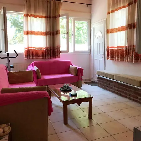 Eugenia Villa *